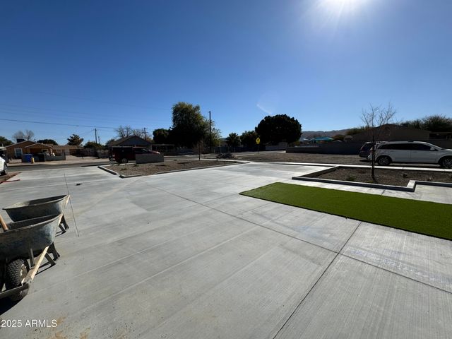 6630 S 11th Street 1, Phoenix, AZ 85042