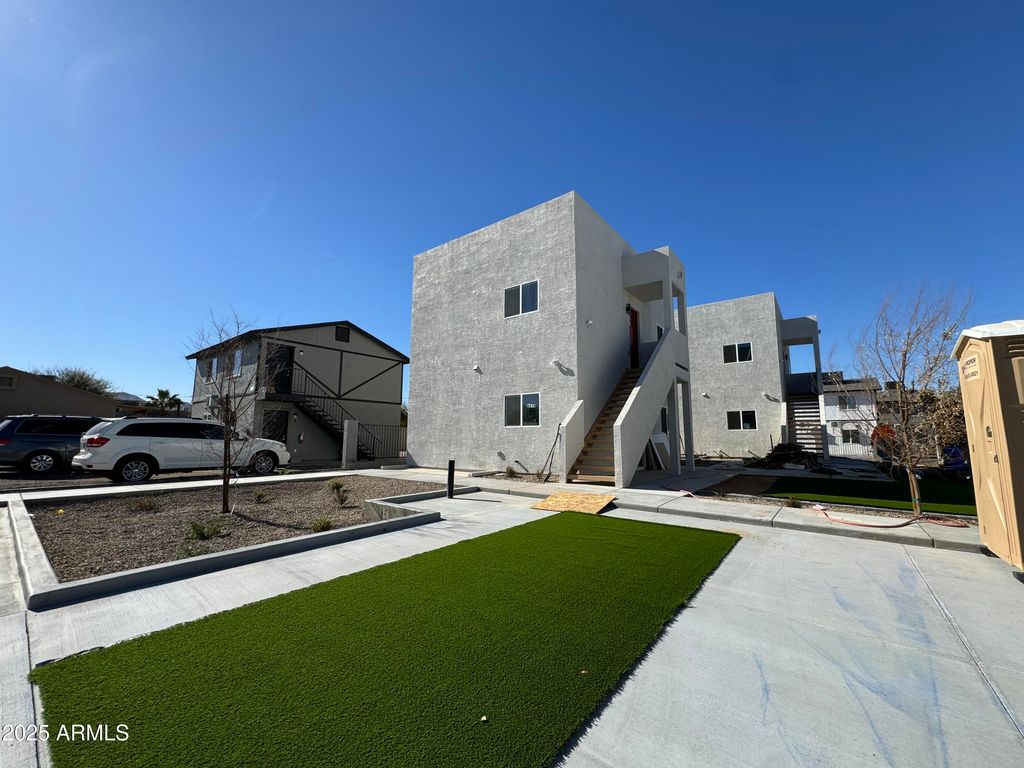 6630 S 11th Street 1, Phoenix, AZ 85042