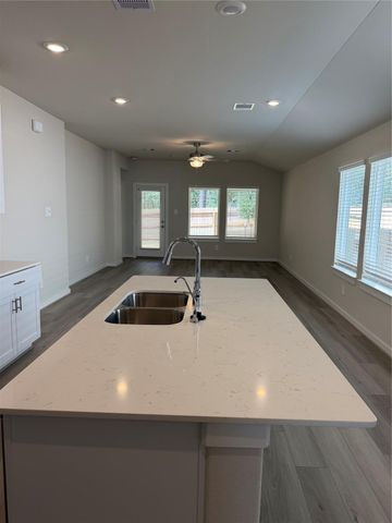 18721 Timber Glen Dr, Montgomery, TX 77316