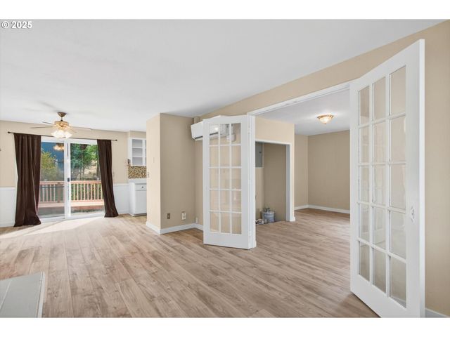 404 N 8TH St, St Helens, OR 97051