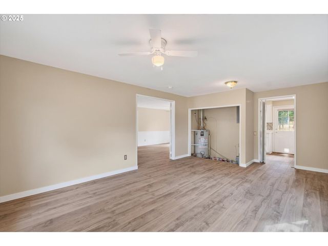 404 N 8TH St, St Helens, OR 97051