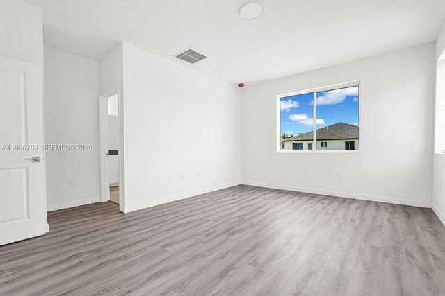 22431 SW 125 ave 19A, Miami, FL 33170