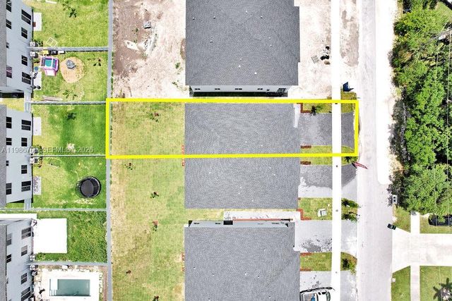 22431 SW 125 ave 19A, Miami, FL 33170