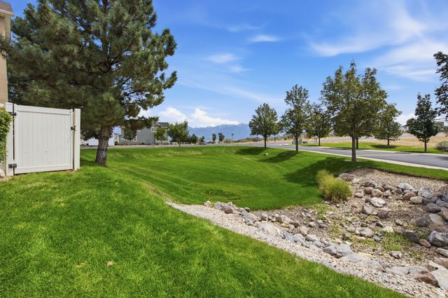 7727 S YELLOWWOOD LN, West Jordan, UT 84081