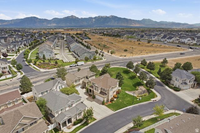 7727 S YELLOWWOOD LN, West Jordan, UT 84081