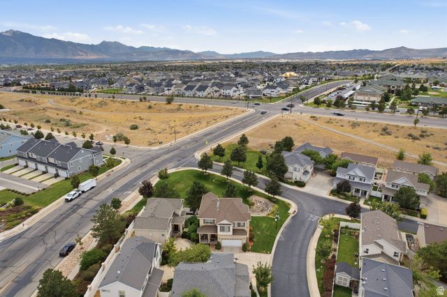 7727 S YELLOWWOOD LN, West Jordan, UT 84081