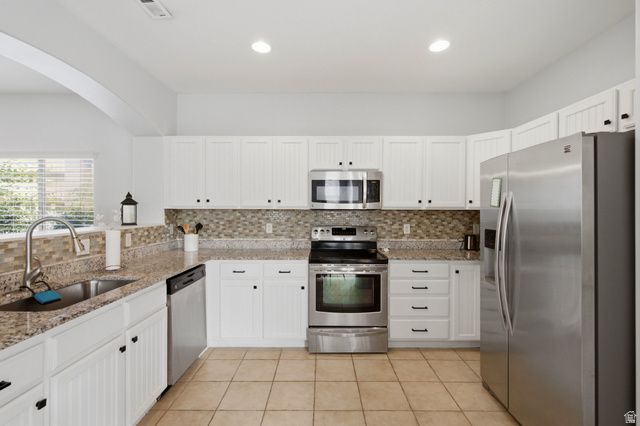 7727 S YELLOWWOOD LN, West Jordan, UT 84081