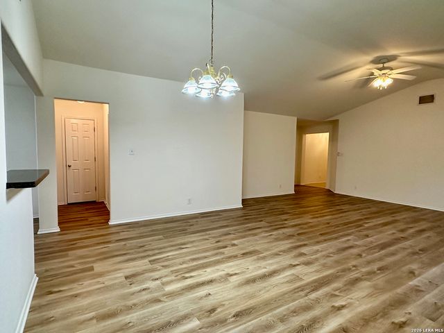 3304 Whisper Blf, Schertz, TX 78108
