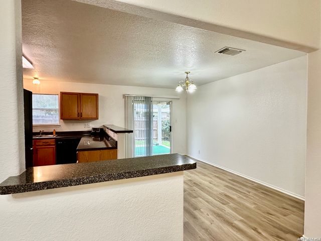 3304 Whisper Blf, Schertz, TX 78108
