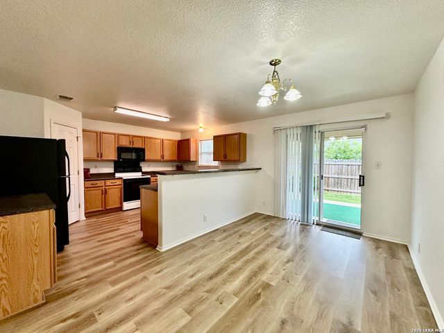 3304 Whisper Blf, Schertz, TX 78108