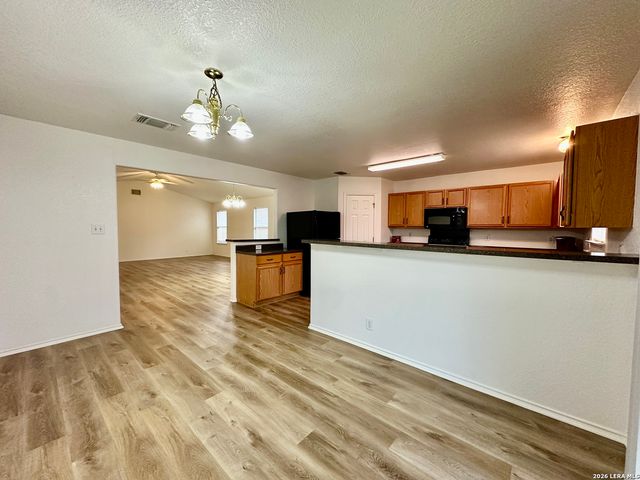 3304 Whisper Blf, Schertz, TX 78108