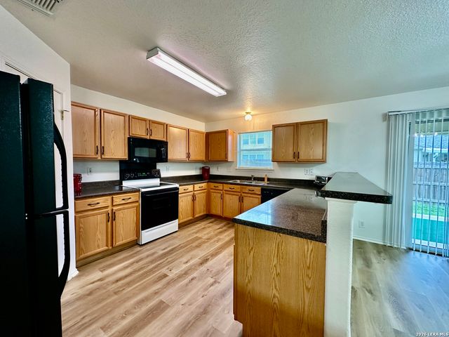 3304 Whisper Blf, Schertz, TX 78108