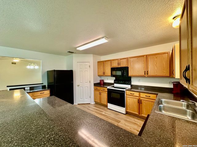 3304 Whisper Blf, Schertz, TX 78108