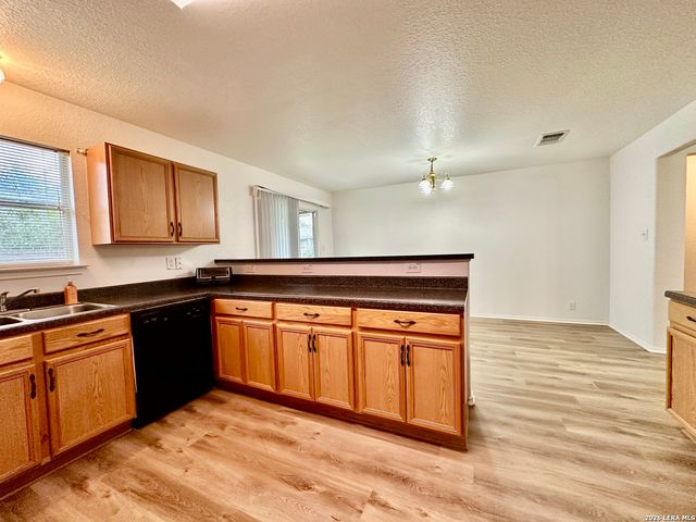 3304 Whisper Blf, Schertz, TX 78108