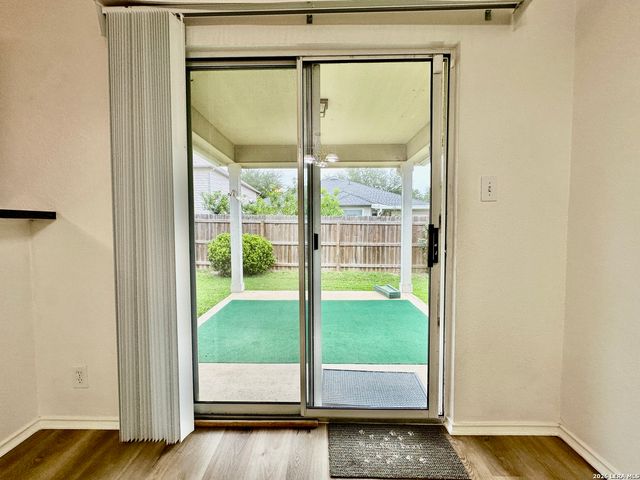 3304 Whisper Blf, Schertz, TX 78108