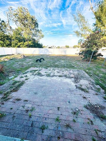 2923 SW 11TH COURT, Cape Coral, FL 33914