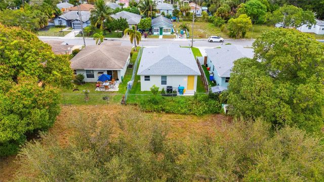 416 NE 12th Avenue, Boynton Beach, FL 33435