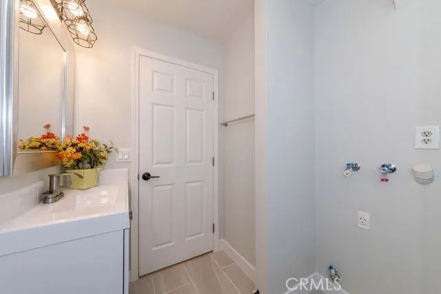 918 Huntington Drive O, Duarte, CA 91010