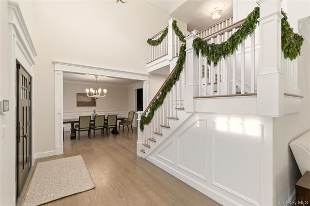 2 Ashley Court, Northport, NY 11768