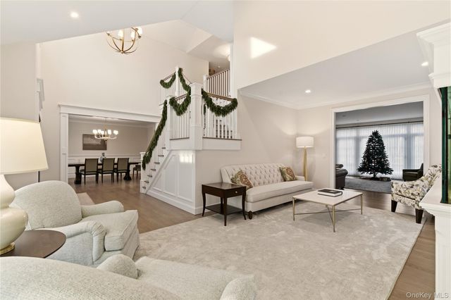 2 Ashley Court, Northport, NY 11768