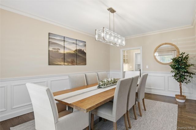 2 Ashley Court, Northport, NY 11768