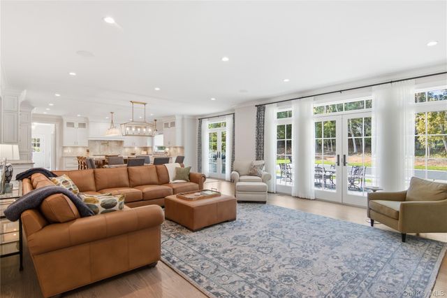 2 Ashley Court, Northport, NY 11768