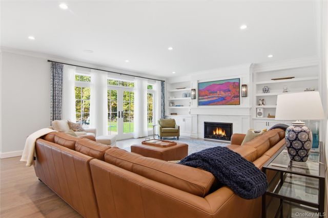 2 Ashley Court, Northport, NY 11768