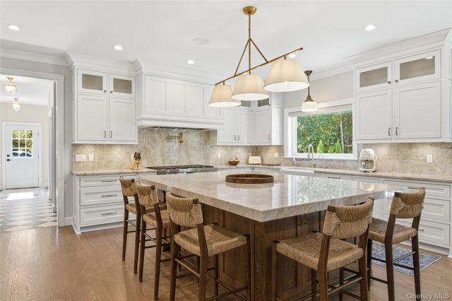 2 Ashley Court, Northport, NY 11768