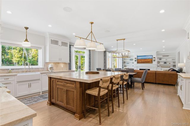 2 Ashley Court, Northport, NY 11768