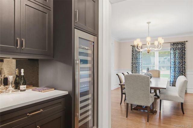 2 Ashley Court, Northport, NY 11768