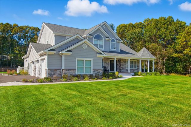 2 Ashley Court, Northport, NY 11768