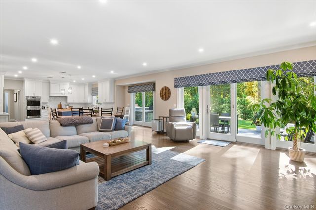 2 Ashley Court, Northport, NY 11768