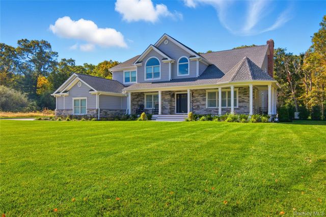 2 Ashley Court, Northport, NY 11768