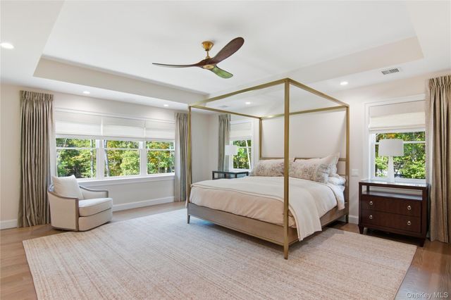 2 Ashley Court, Northport, NY 11768