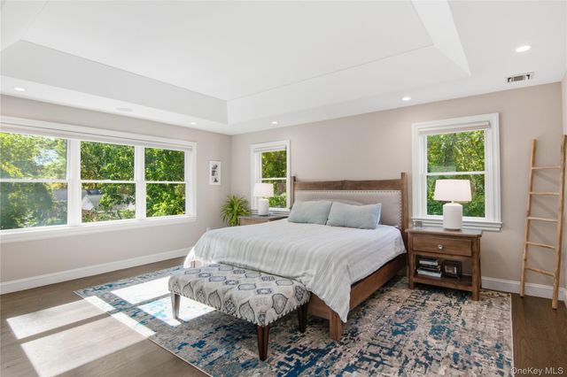 2 Ashley Court, Northport, NY 11768