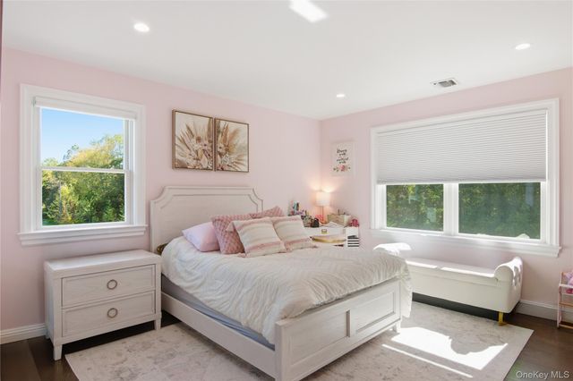 2 Ashley Court, Northport, NY 11768