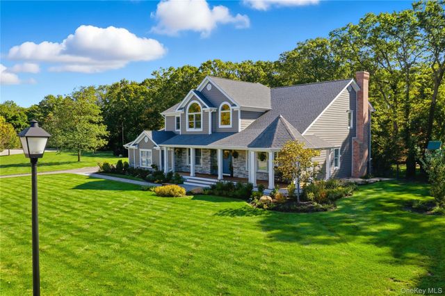 2 Ashley Court, Northport, NY 11768