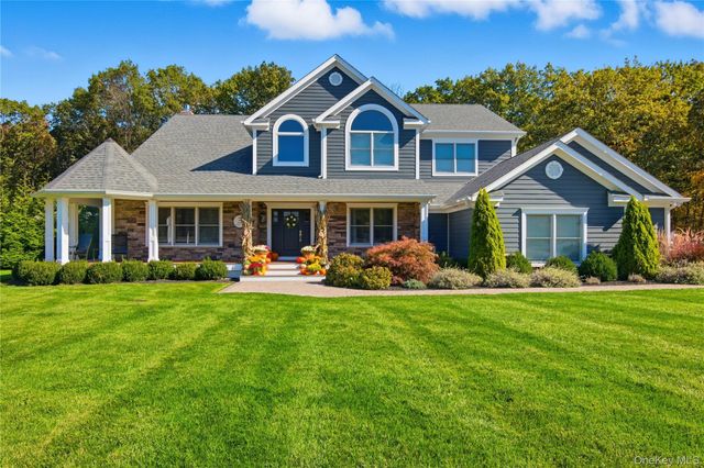 2 Ashley Court, Northport, NY 11768