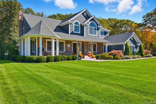 2 Ashley Court, Northport, NY 11768