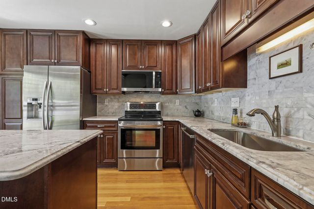 1210 Cranebridge Place, Chapel Hill, NC 27517