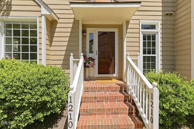 1210 Cranebridge Place, Chapel Hill, NC 27517