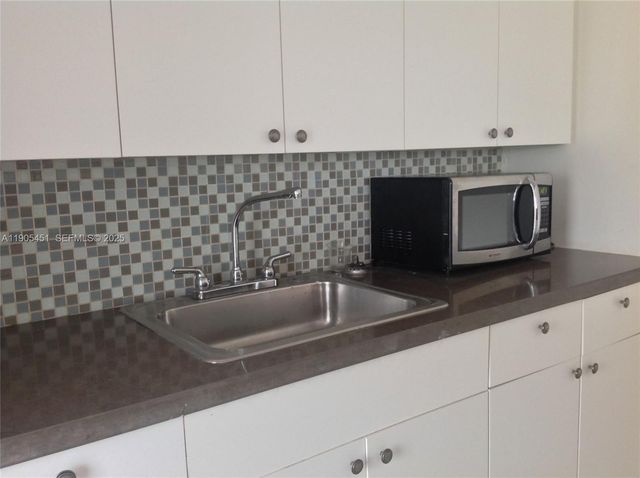 1816 Mckinley Street 12A, Hollywood, FL 33020