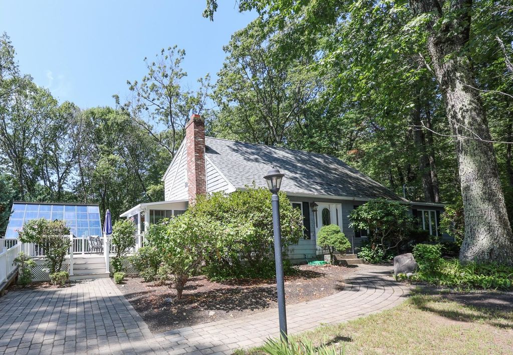 13 Clydesdale Avenue, Pelham, NH 03076