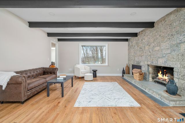 34 Lindencrest Drive, Danbury, CT 06811