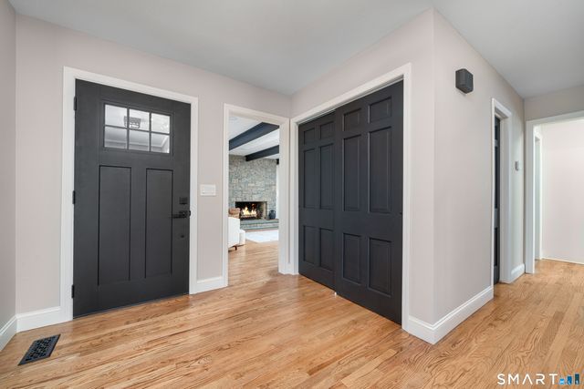 34 Lindencrest Drive, Danbury, CT 06811