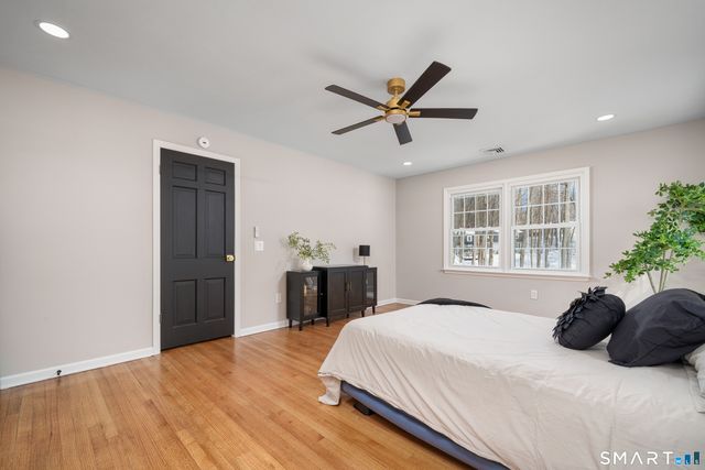 34 Lindencrest Drive, Danbury, CT 06811