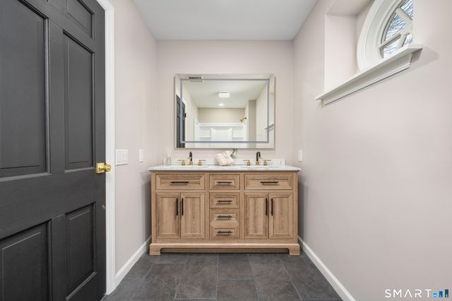 34 Lindencrest Drive, Danbury, CT 06811