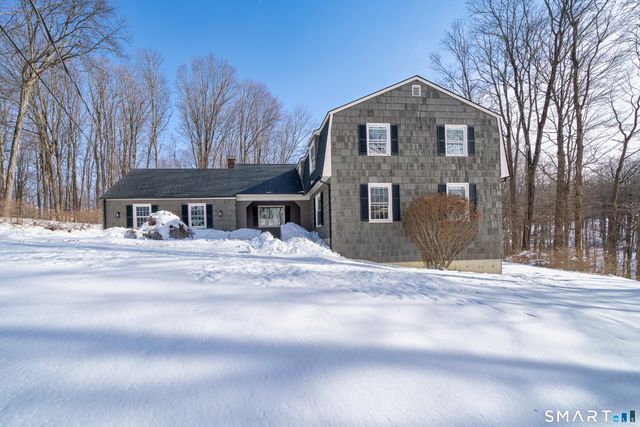 34 Lindencrest Drive, Danbury, CT 06811