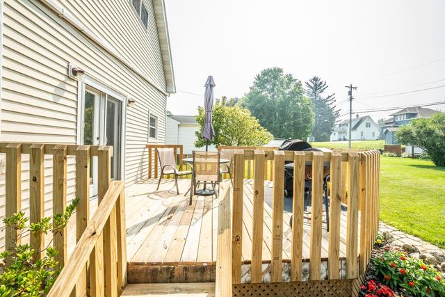 213 W Walnut STREET, Horicon, WI 53032