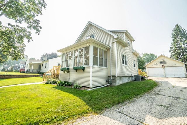 213 W Walnut STREET, Horicon, WI 53032